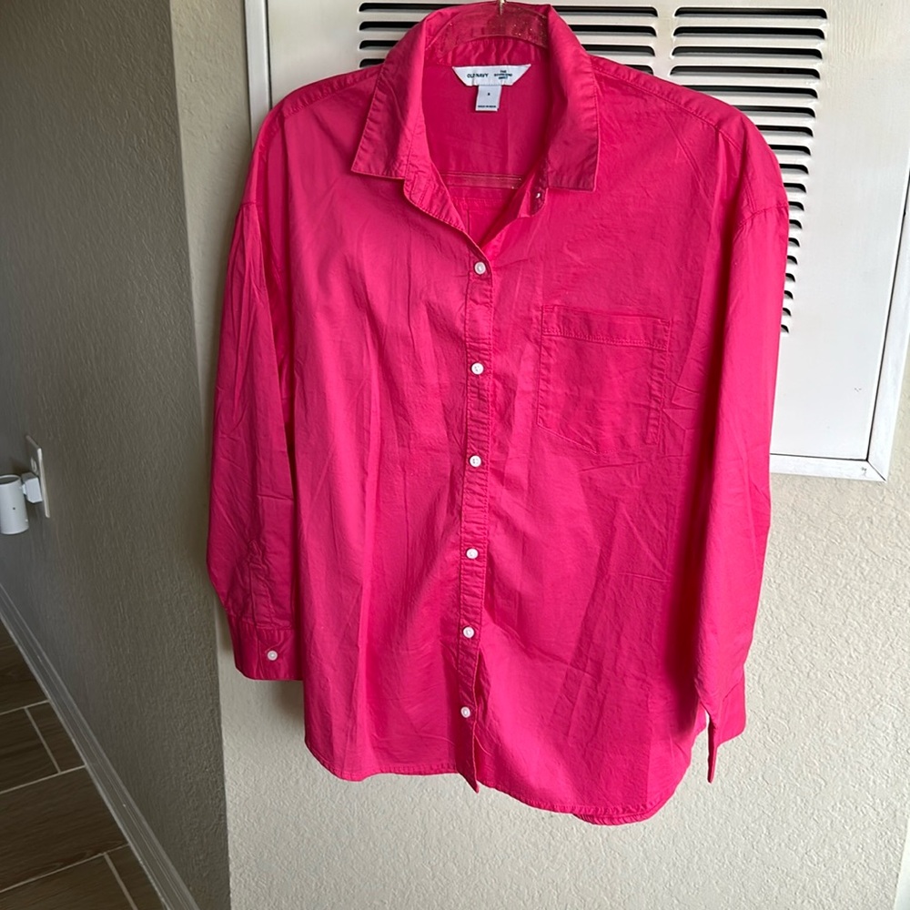 New with tags Pink women’s button down boyfriend shirt.